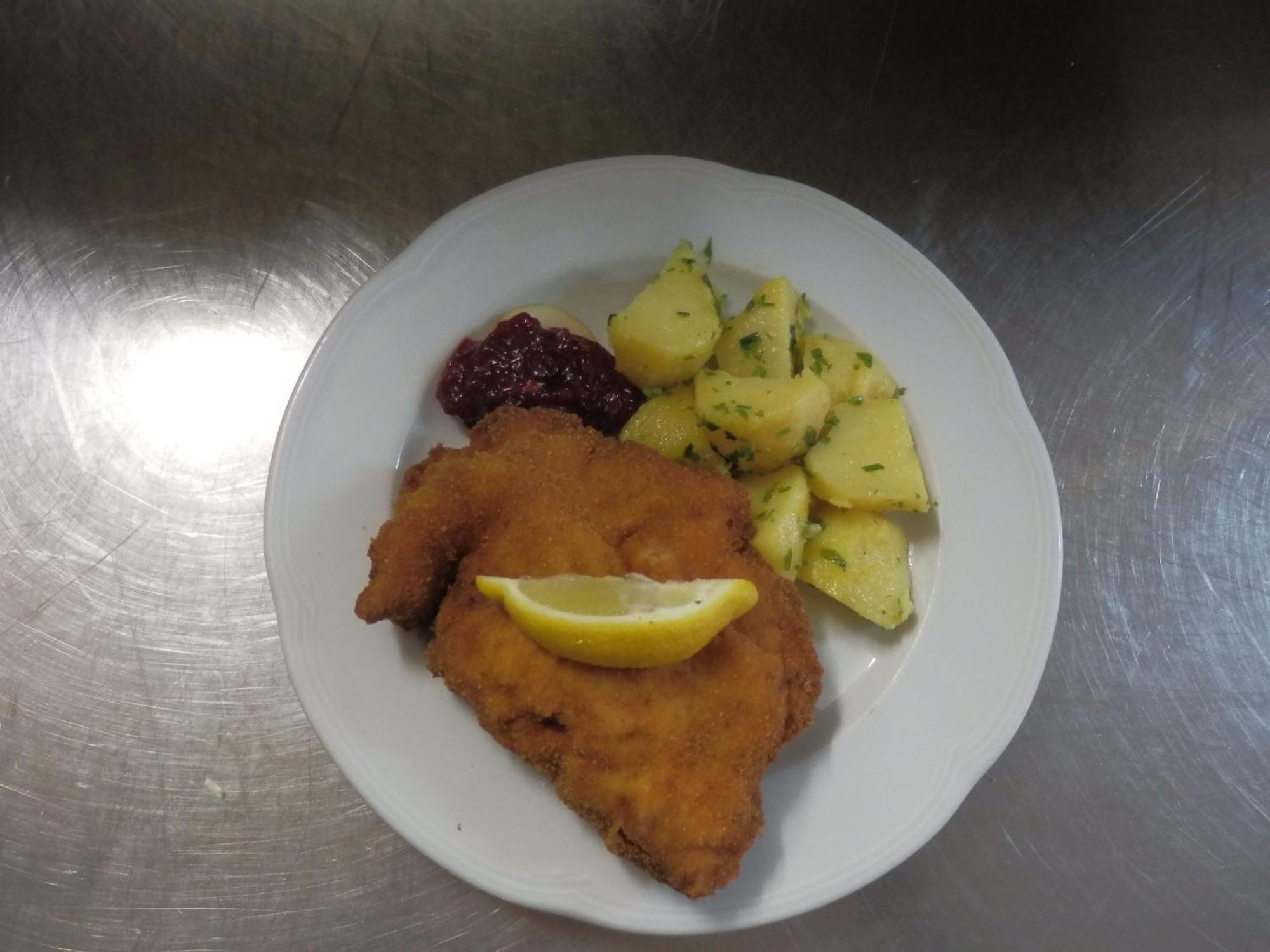 Kronenwirt Gurk Buitenkant foto