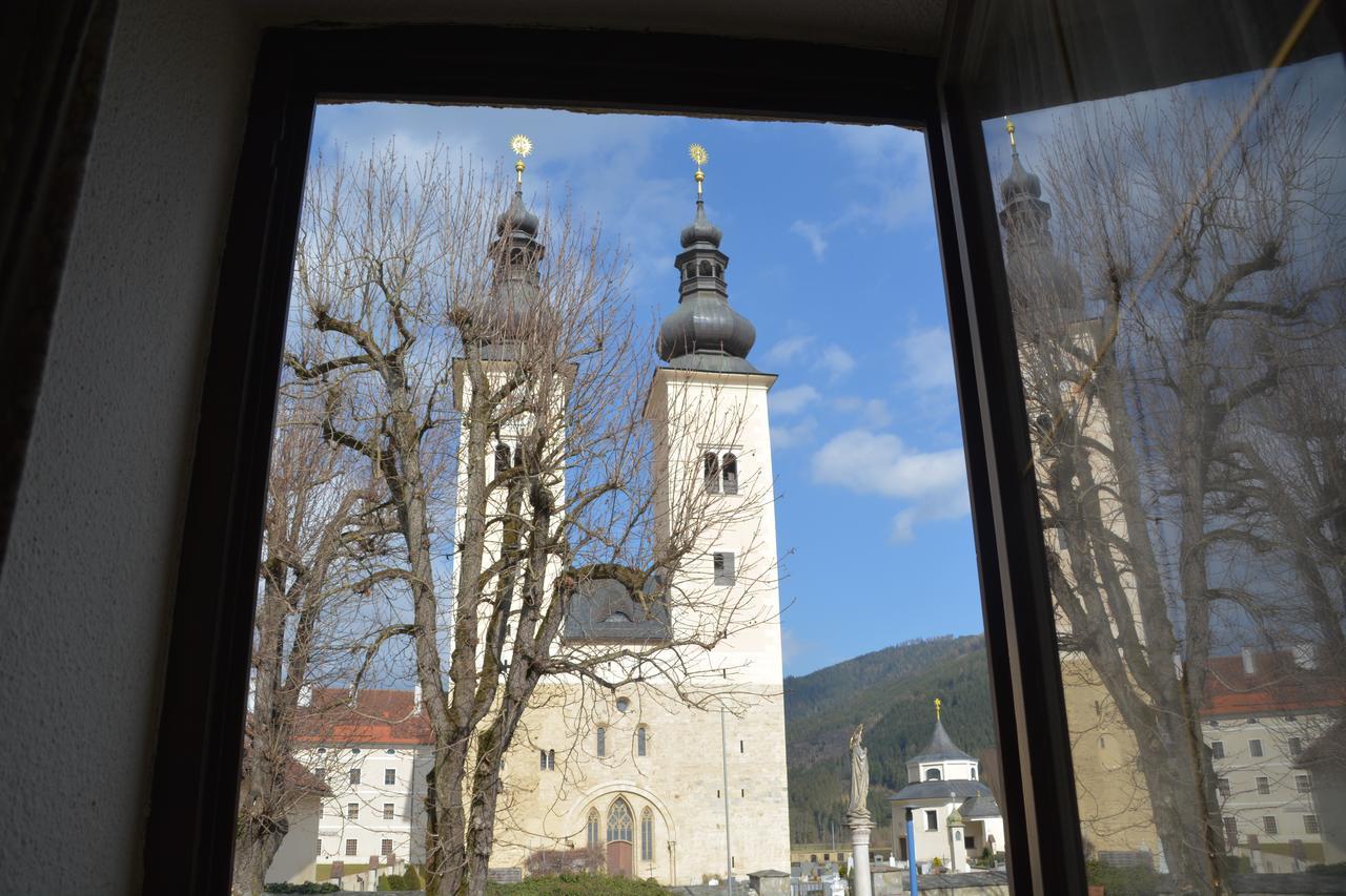 Kronenwirt Gurk Buitenkant foto